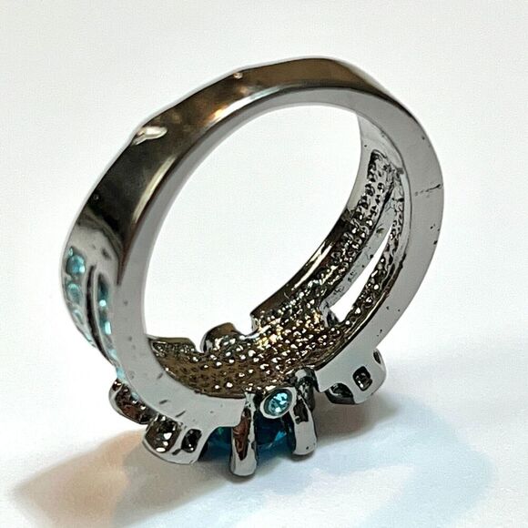 Blue Rhinestone Ring Size 6.75 Gunmetal Gray Plated Goth Gothic Studded - Picture 13 of 15